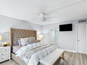 1101 Colony Point Cir 301, Pembroke Pines FL 33026