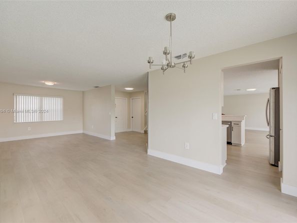 13377 NW 7th St, Plantation FL 33325