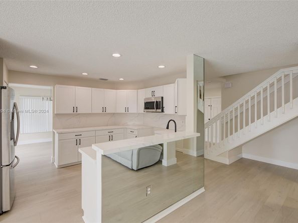 13377 NW 7th St, Plantation FL 33325