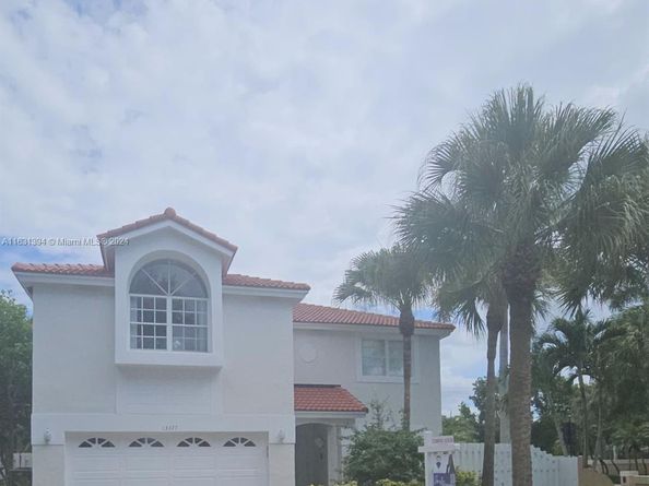 13377 NW 7th St, Plantation FL 33325