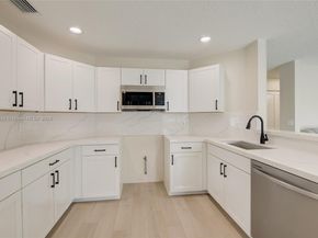 13377 NW 7th St, Plantation FL 33325