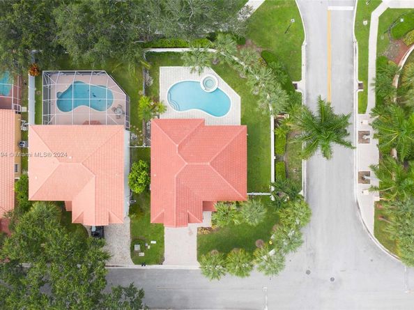 13377 NW 7th St, Plantation FL 33325