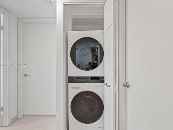 1865 Brickell Ave A1013, Miami FL 33129