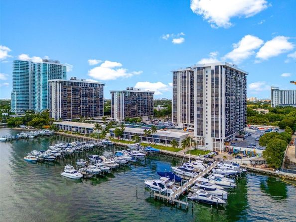 1865 Brickell Ave A1013, Miami FL 33129