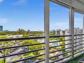 20400 W Country Club Dr 817, Aventura FL 33180