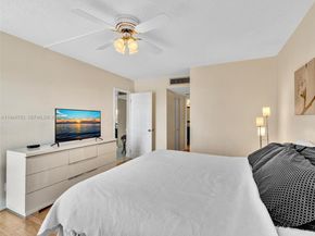 20400 W Country Club Dr 817, Aventura FL 33180