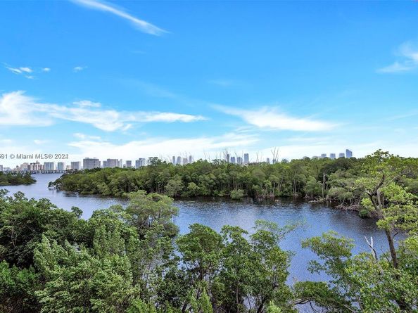 16385 Biscayne Blvd 421, North Miami Beach FL 33160