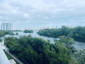 16385 Biscayne Blvd 421, North Miami Beach FL 33160