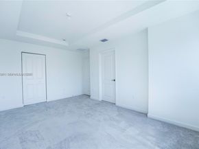 5125 SW 37th St, Pembroke Park FL 33023