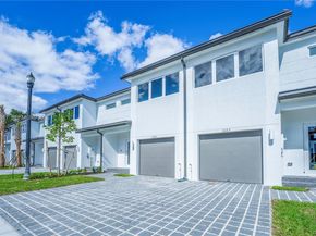 5125 SW 37th St, Pembroke Park FL 33023