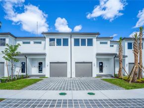 5125 SW 37th St, Pembroke Park FL 33023