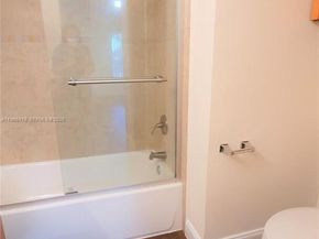 2420 NW 33rd St 1008, Oakland Park FL 33309