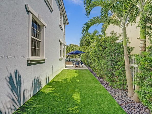 919 Adams St, Hollywood FL 33019