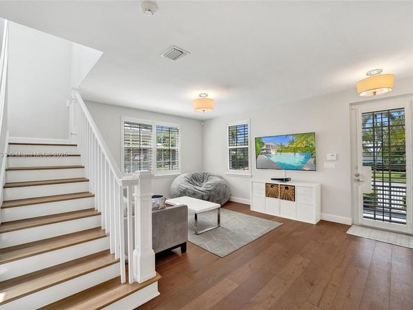 919 Adams St, Hollywood FL 33019