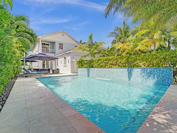 919 Adams St, Hollywood FL 33019