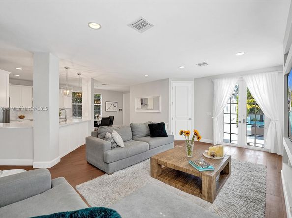 919 Adams St, Hollywood FL 33019