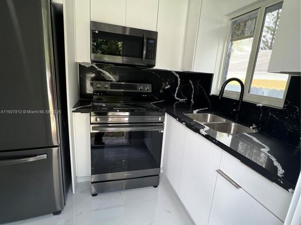 316 N 61st Ave, Hollywood FL 33024