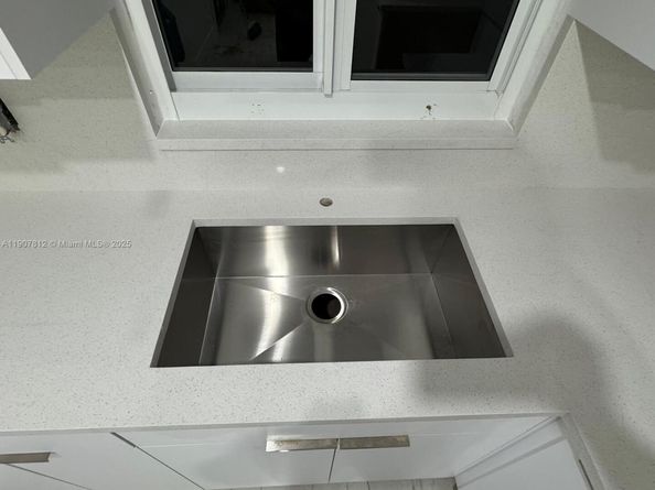 316 N 61st Ave, Hollywood FL 33024