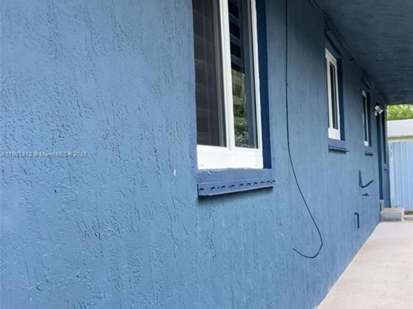 316 N 61st Ave, Hollywood FL 33024