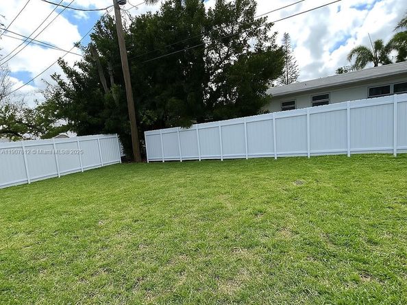 316 N 61st Ave, Hollywood FL 33024