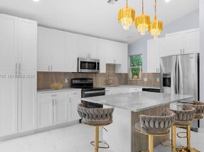 2002 Lake Breeze Ct, Wellington FL 33414