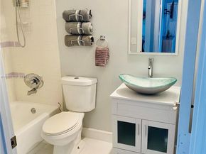 2002 Lake Breeze Ct, Wellington FL 33414