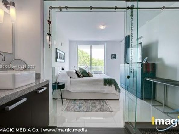720 NE 62nd St 402, Miami FL 33138
