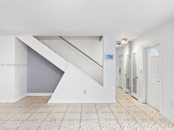 7270 Gary Ave, Miami Beach FL 33141