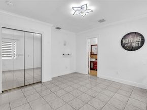 340 W 55th St, Hialeah FL 33012