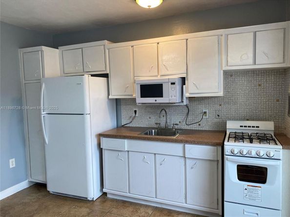 441 Collins Ave 27, Miami Beach FL 33139