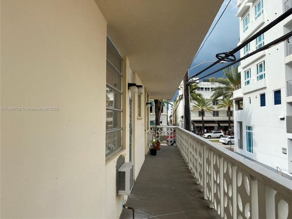 441 Collins Ave 27, Miami Beach FL 33139