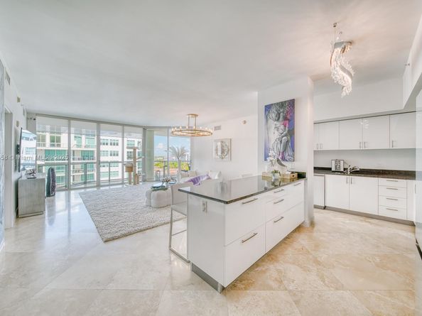 3131 NE 188th St 21103, Aventura FL 33180
