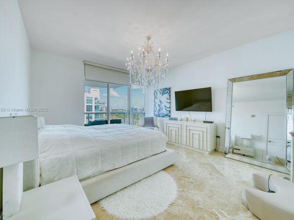 3131 NE 188th St 21103, Aventura FL 33180