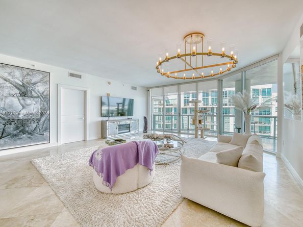 3131 NE 188th St 21103, Aventura FL 33180