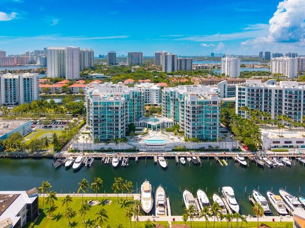 3131 NE 188th St 21103, Aventura FL 33180