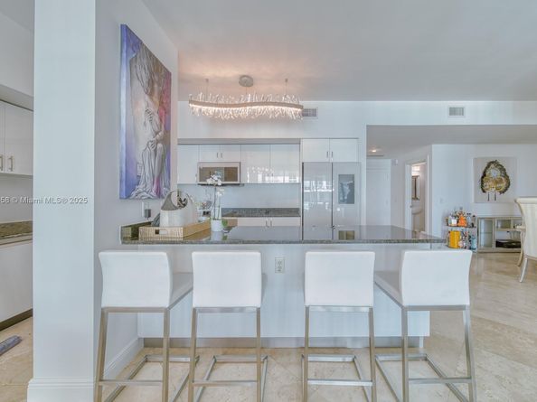 3131 NE 188th St 21103, Aventura FL 33180