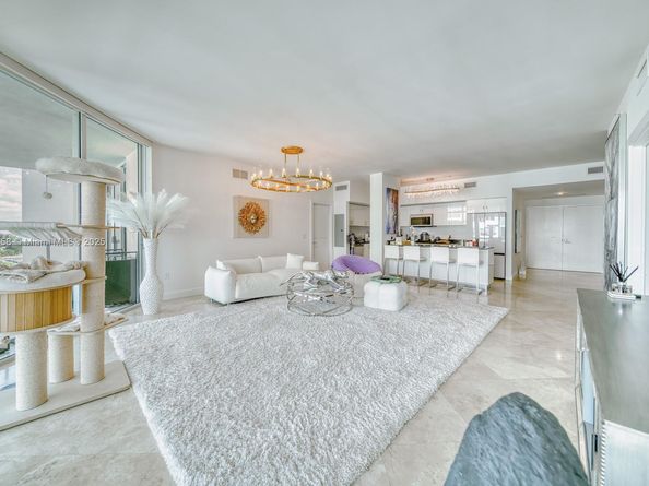 3131 NE 188th St 21103, Aventura FL 33180