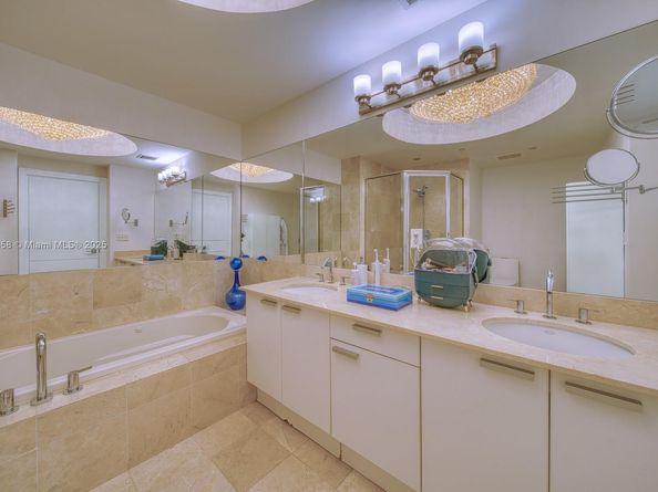 3131 NE 188th St 21103, Aventura FL 33180