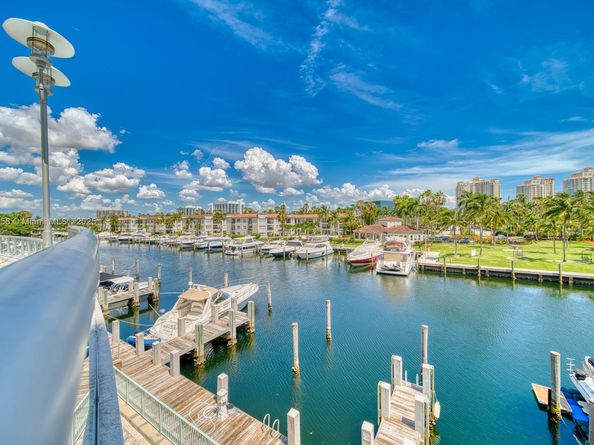 3131 NE 188th St 21103, Aventura FL 33180