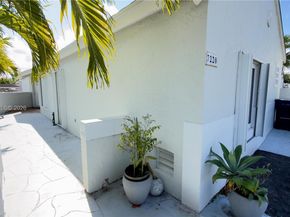 7220 SW 149th Ct, Miami FL 33193
