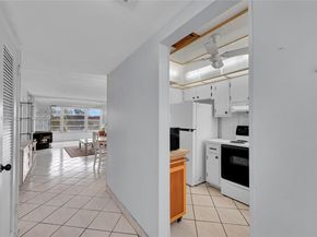 7960 N Sunrise Lakes Dr 311, Sunrise FL 33322