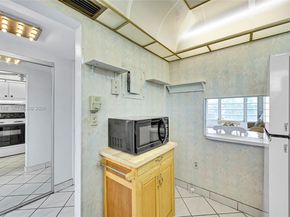 7960 N Sunrise Lakes Dr 311, Sunrise FL 33322