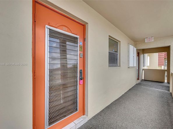 7960 N Sunrise Lakes Dr 311, Sunrise FL 33322