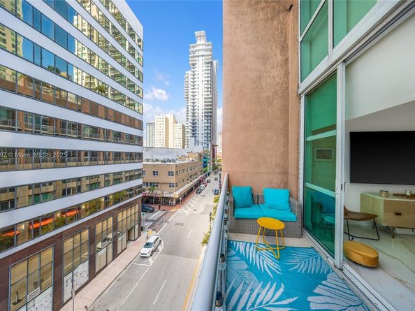 253 NE 2nd St 427, Miami FL 33132
