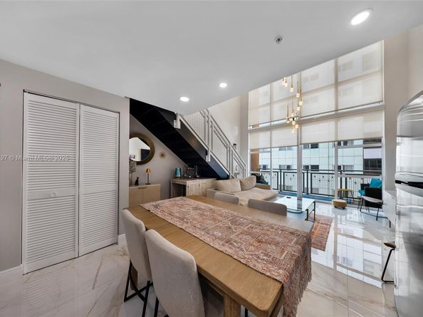 253 NE 2nd St 427, Miami FL 33132