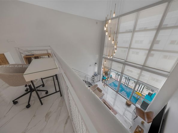 253 NE 2nd St 427, Miami FL 33132