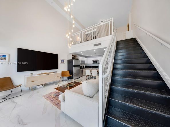 253 NE 2nd St 427, Miami FL 33132