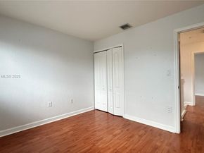 110 Jacaranda Country Club Dr 205, Plantation FL 33324