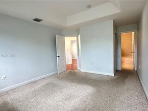 110 Jacaranda Country Club Dr 205, Plantation FL 33324