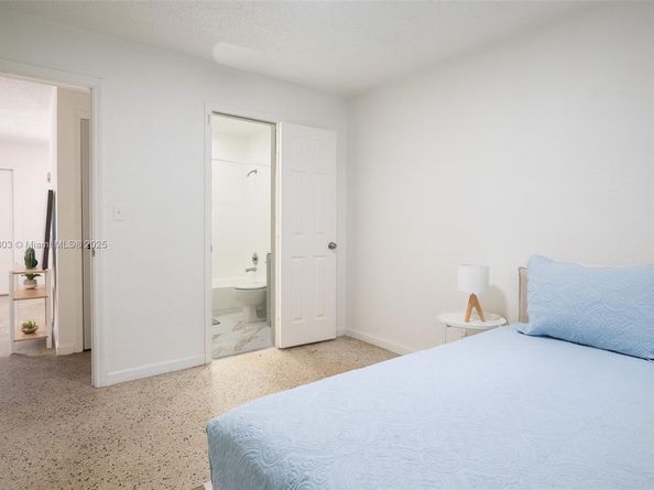 605 SW 14th Ter, Fort Lauderdale FL 33312